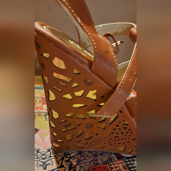Wedges - Picture 2 of 4